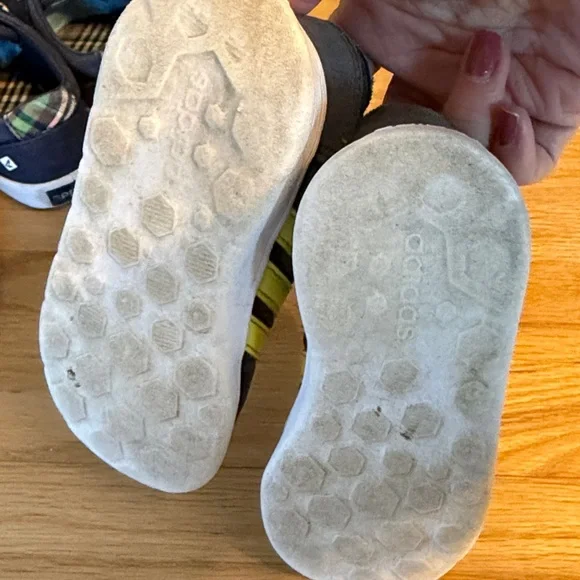 3 pair bundle, boys spring/summer sneakers and water shoes, size 8/9 - Picture 11 of 16